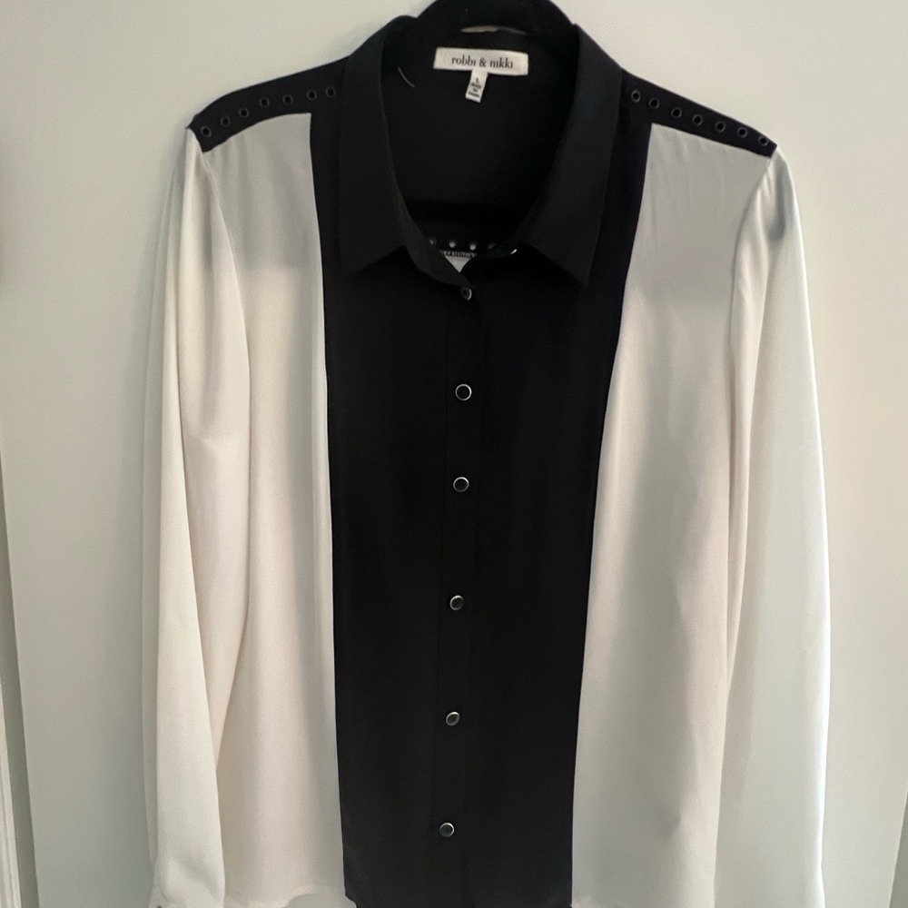Robbi and Nikki by Robert Rodriquez blouse